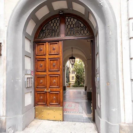 Pictadomus-albus, Metro Furio Camillo *