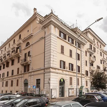 Pictadomus-albus, Metro Furio Camillo