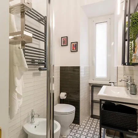 Pictadomus-albus, Metro Furio Camillo * Rome