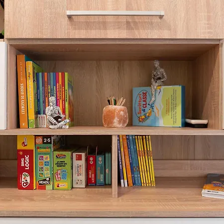 Pictadomus-albus, Metro Furio Camillo Rome