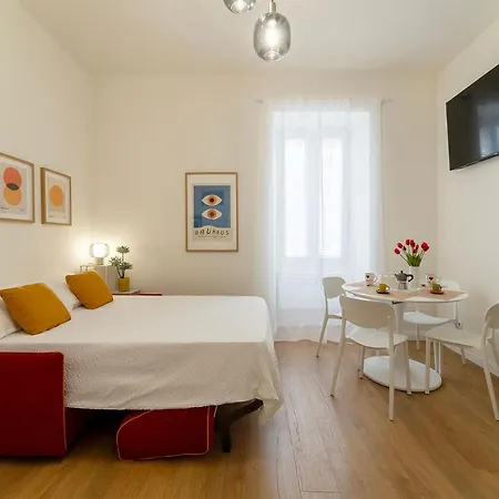 Pictadomus-albus, Metro Furio Camillo * Rome