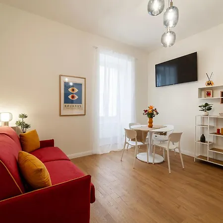 Pictadomus-albus, Metro Furio Camillo Apartment